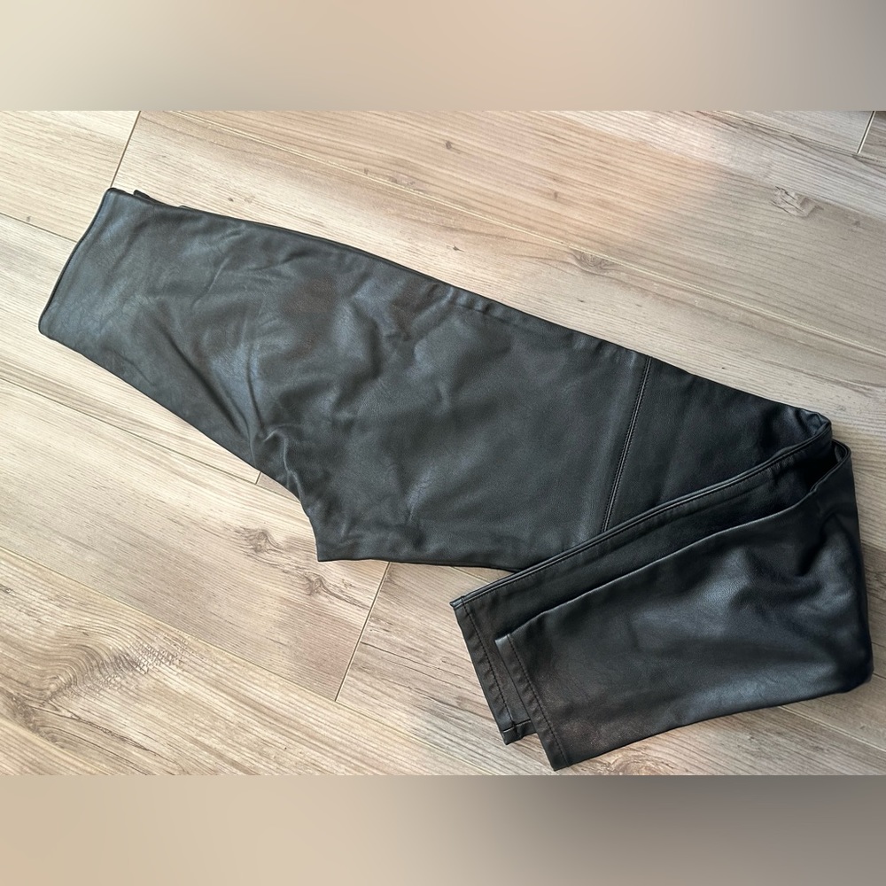 Brand new leggings never worn faux leather